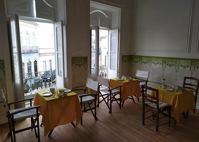 Olhaomirante Guesthouse